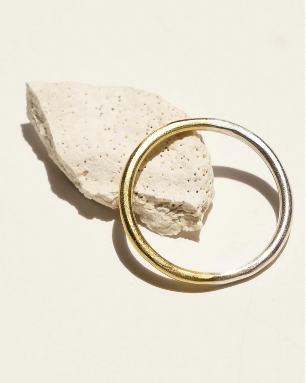 sand and sea ring